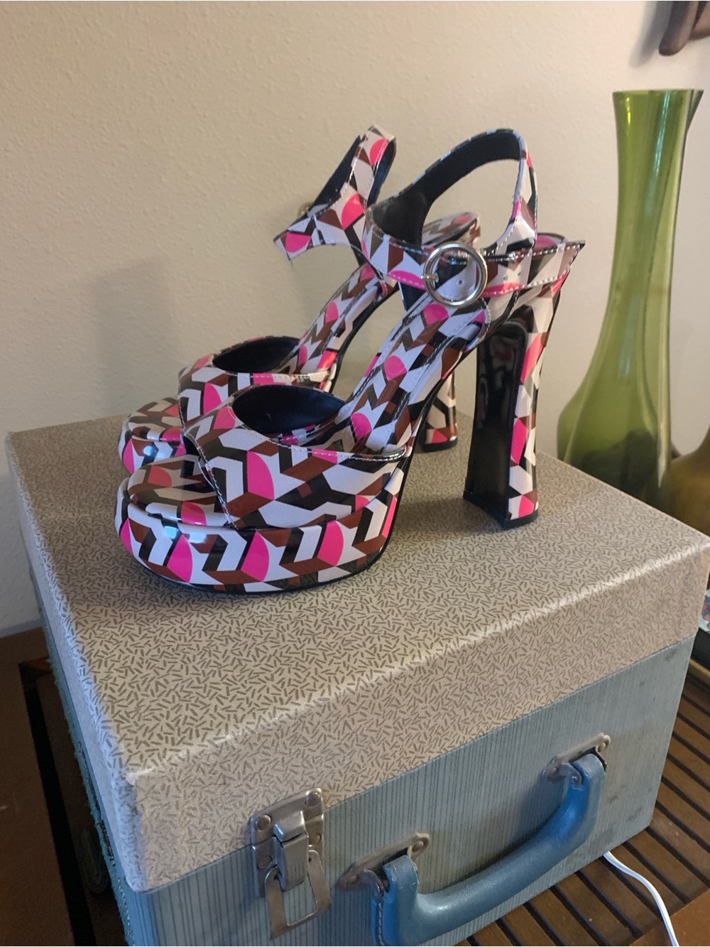 Platform High-Heel Sandals in Pink Geometric Print